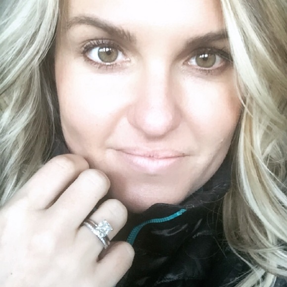 Meet your Posher, Sara - Picture 1 of 1